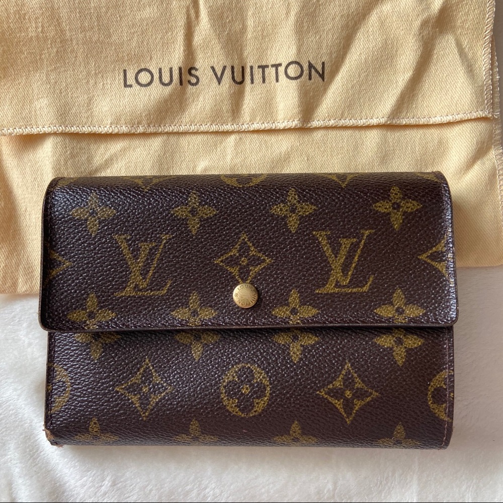 Louis Vuitton Monogram Wallet - Picture 1 of 8